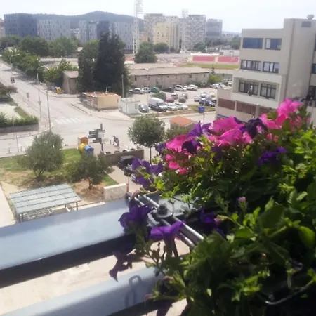 Luxurious Majda, 2 Bathrooms And Free Parking *