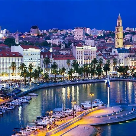 Apartamento Luxurious Majda, 2 Bathrooms And Free Parking Split