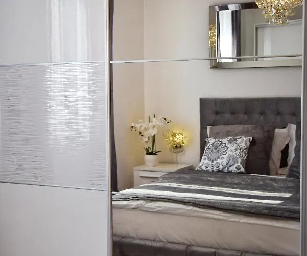 Апартаменты Luxurious Majda, 2 Bathrooms And Free Parking Сплит