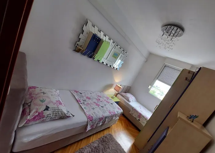 Апартаменты Luxurious Majda, 2 Bathrooms And Free Parking *