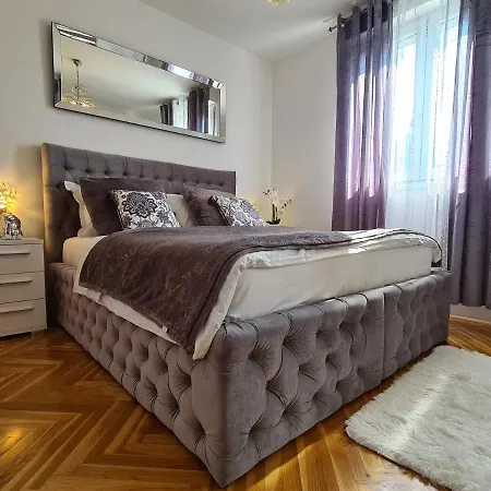 Luxurious Majda, 2 Bathrooms And Free Parking Apartment Split