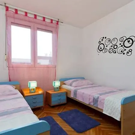 Luxurious Majda, 2 Bathrooms And Free Parking