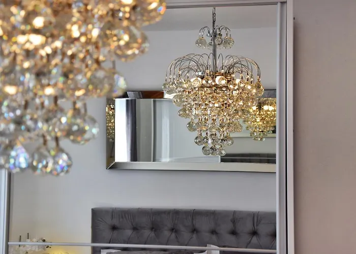 Daire Luxurious Majda, 2 Bathrooms And Free Parking