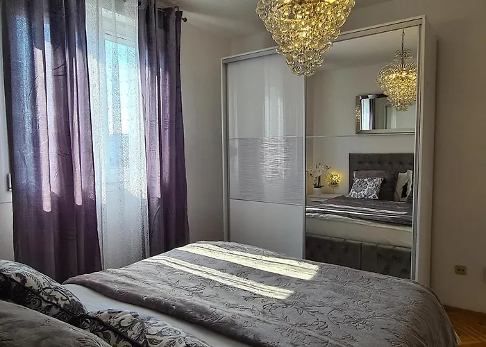 Daire Luxurious Majda, 2 Bathrooms And Free Parking